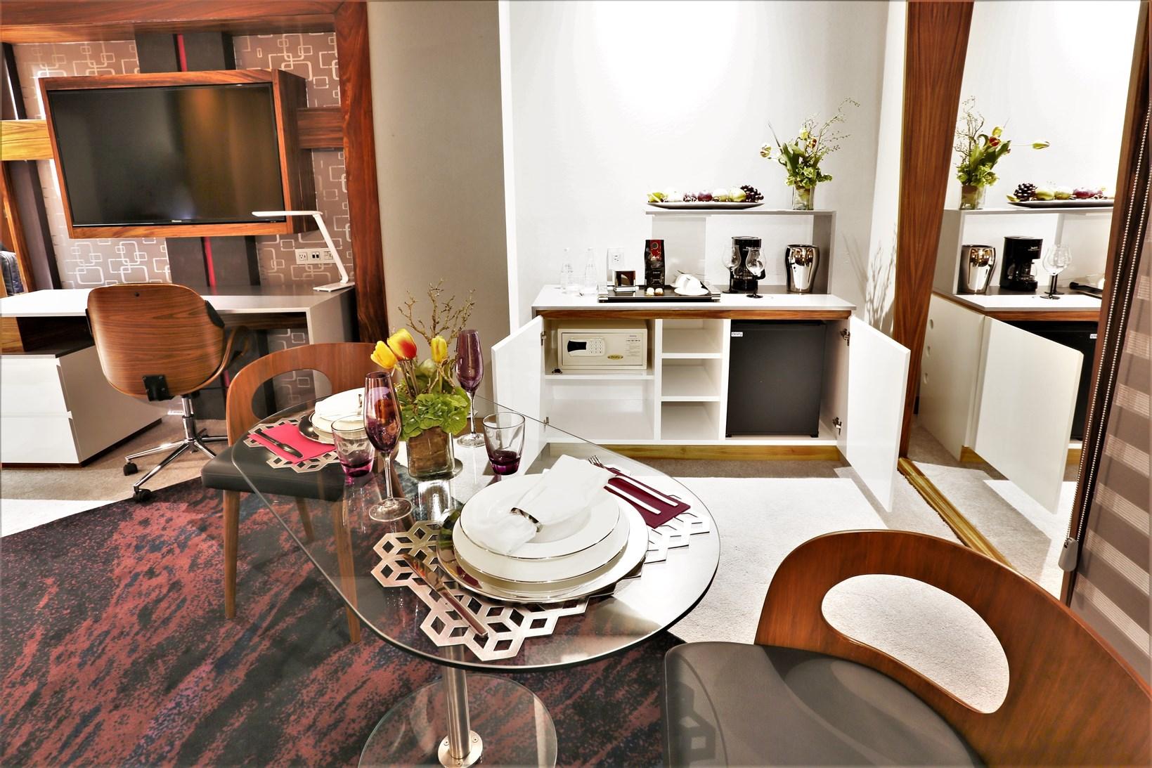 Hard Rock Hotel Guadalajara Zapopan Kültér fotó A typical kitchen in a serviced apartment