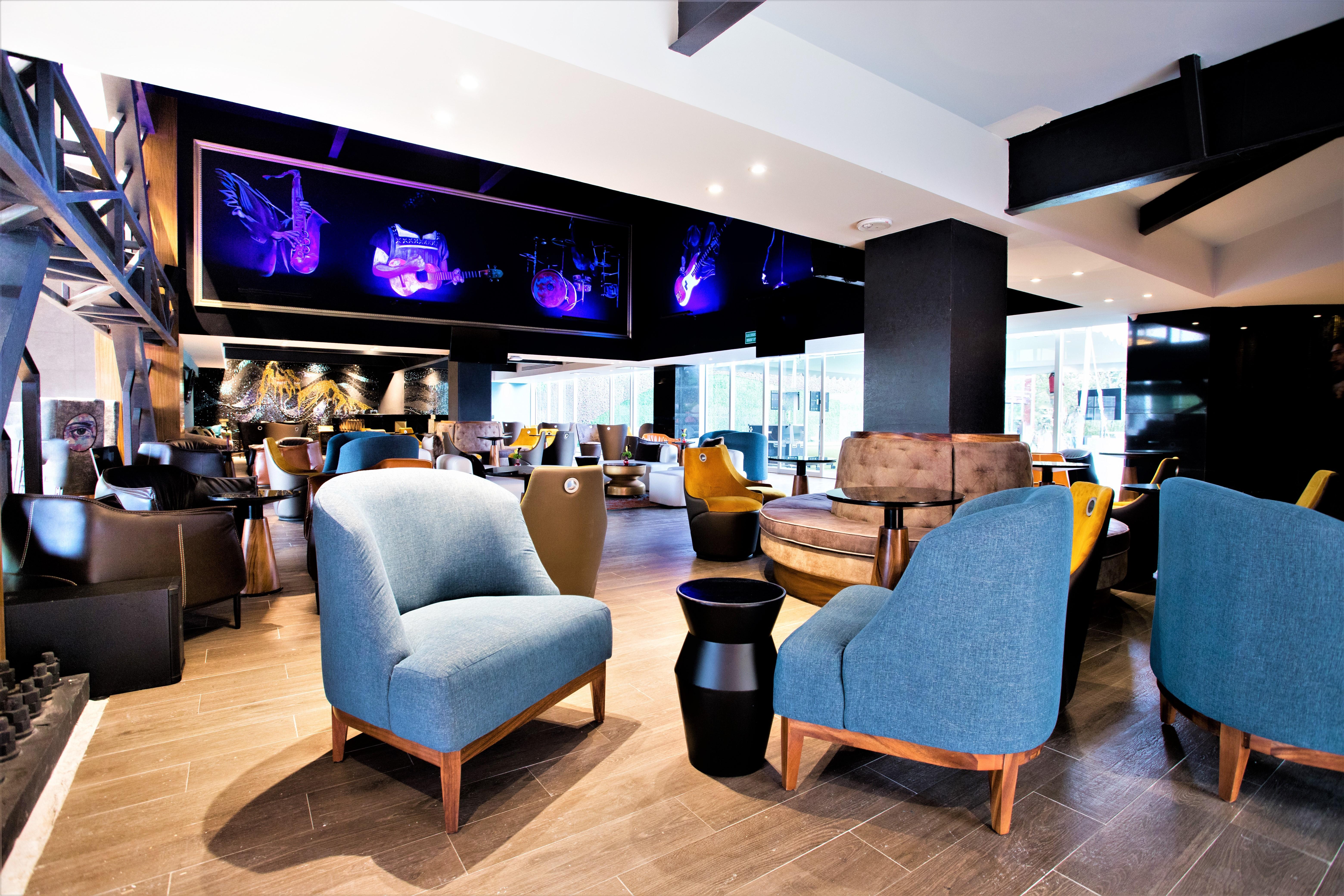 Hard Rock Hotel Guadalajara Zapopan Kültér fotó The lounge at KLIA